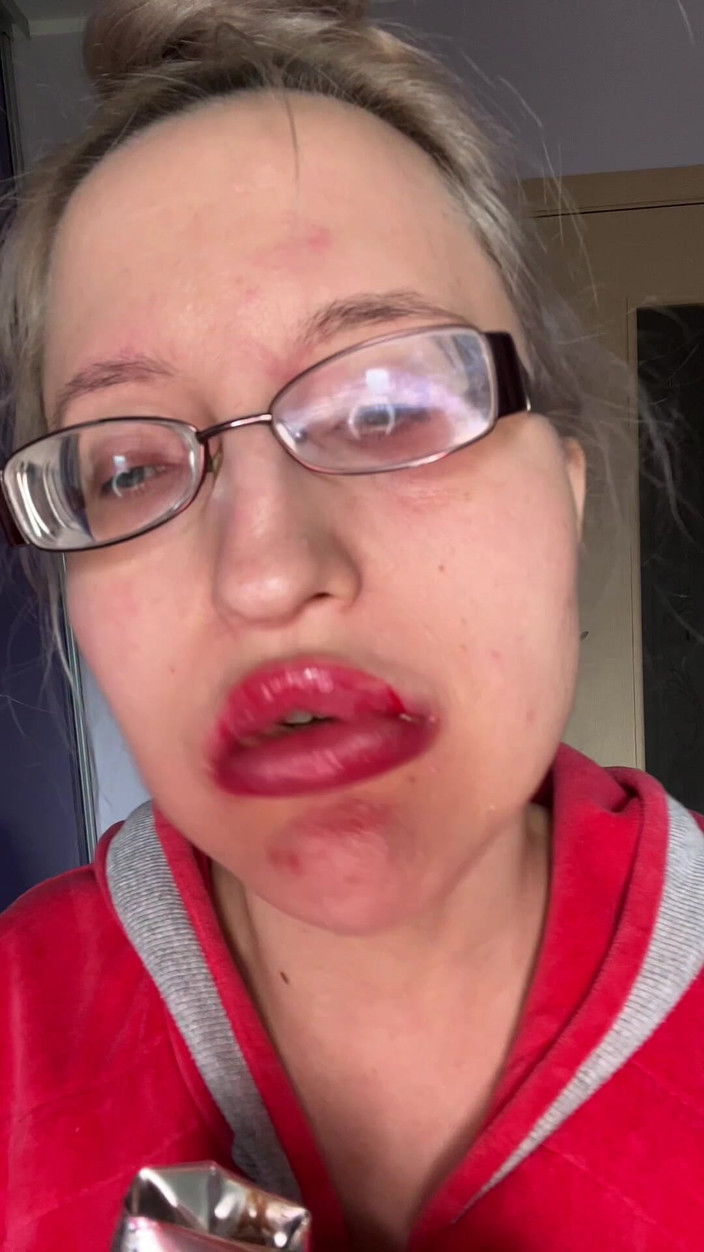 FinDom Goaldigger: ジャイアンテス ビッグ リップ ビッグ メガネ アスムレイティング スニッカーズ プロテイン バー