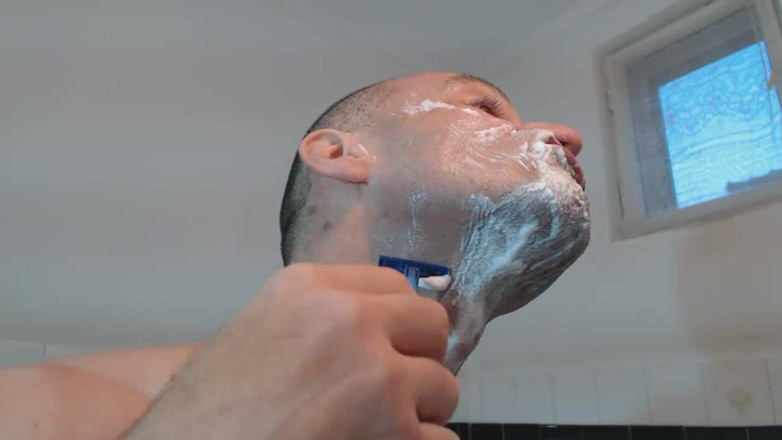 TIVADAR 73: Tivadar 73 ( stripchat modell ) Shaving