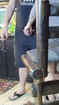 Snažím Se Užít Si Gumového Ptáka.