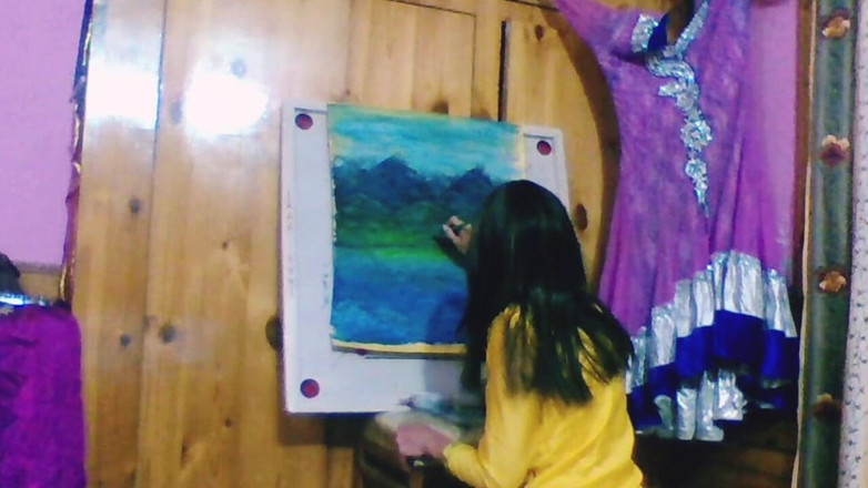 Bolly Karma: Een slet vindt het altijd leuk.