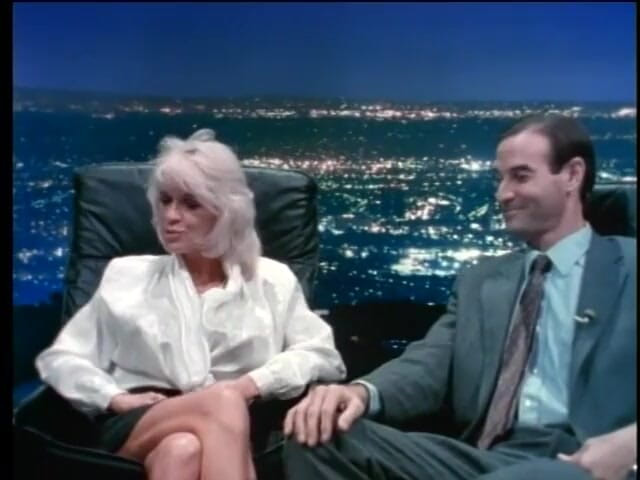 Old Good Porn: Lelaki pancut ke dalam kasut MILF blonde selepas beberapa aksi...
