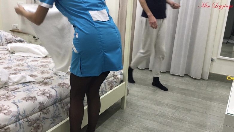 MissLeggings: Femeie sexy de curățenie