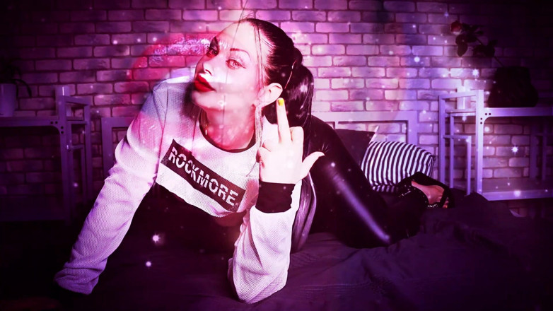 Goddess Misha Goldy: Inhale the sniffers and jerk it loser for me
