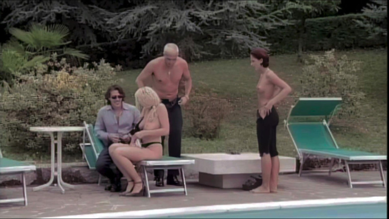 Inhonorof porn: Kuartet di kolam renang