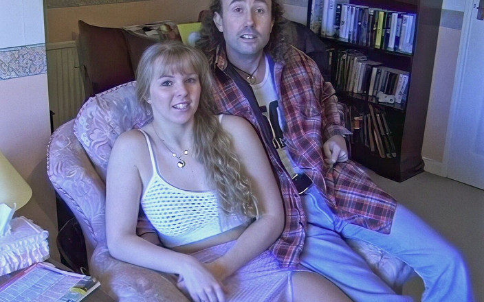 Real Sex Pass: Tonåringar första naken fotoshoot på hennes lägenhet