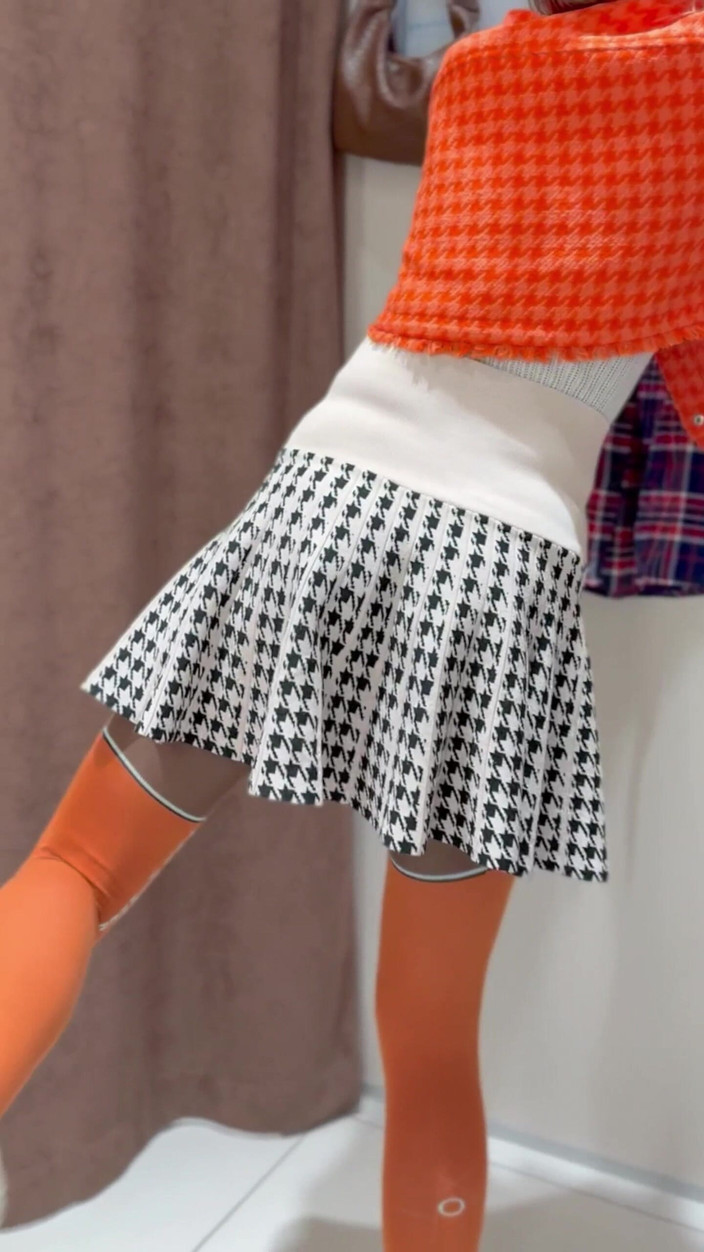 Sonya Pretty: Bez peanties