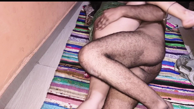 Village studio: Ho scopato la sua sorellastra in posizione missionaria