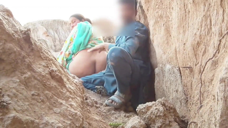 Abida sexy: Outdoor Desi Sex