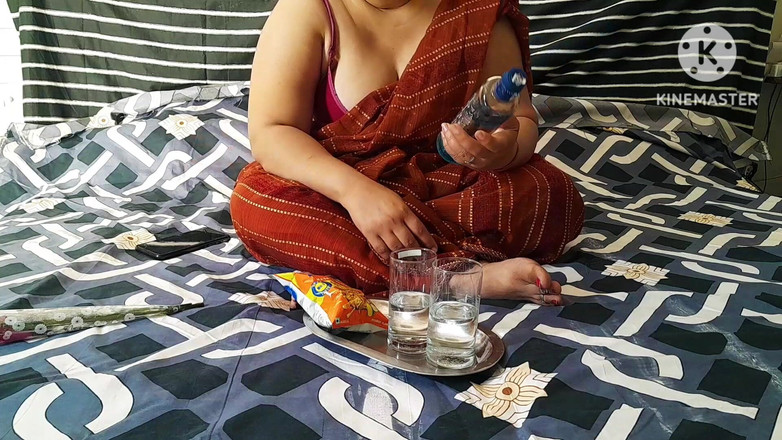 Salmaan001: 性感的继母和继子庆祝情人节