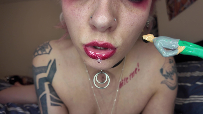 Glitterqueen1999: Mi hermanastro encogido