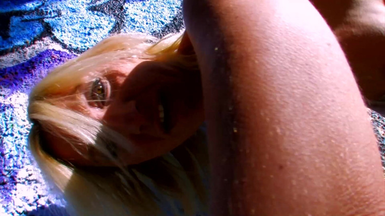 Hot Pornstars: Pawg blonde milf wird draußen abgeholt und in den arsch...