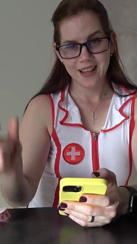 Examination by Dr. Anna Humiliates a Small Dick in French