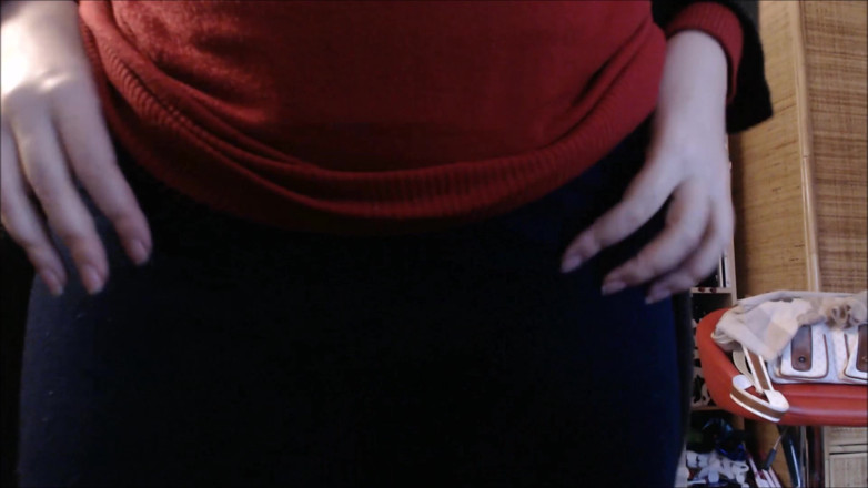 Nicoletta Embassi: Beautiful Slow Motion Piss