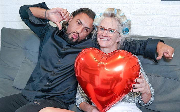 Only Taboo: Pantat nenek mungil ini dientot habis-habisan sama kontol besar sampai...