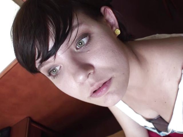 Short Haired German Girl Pleasing Her Shaved Twat with Her Glass Toy (Deutsche XXX Filme)