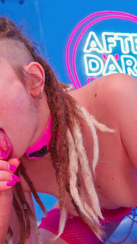 POV Eva Fay Blowjob & Pussy Fucking - Alternatywna dziewczyna w różowej bieliźnie