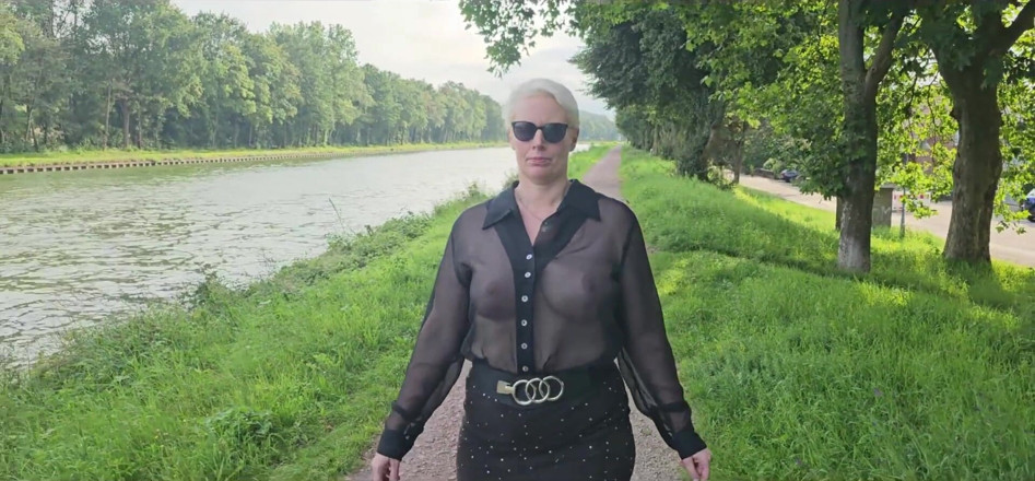 UserBitch1: Fucked Myself with My Vibrator by the Mittelland Canal