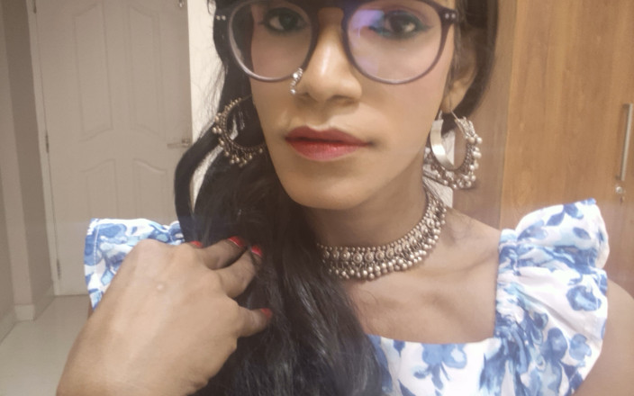 Keerthanakeerthi95: Indian Sissy Girl Blowjob POV