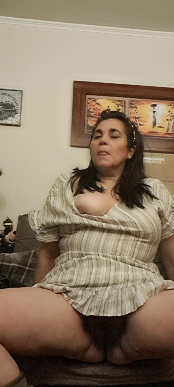 Mommy big hairy pussy: Milf madrasta roleplay.