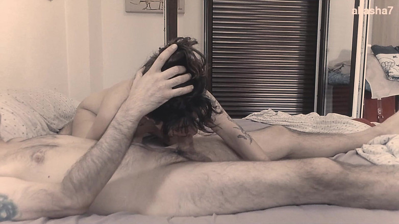 Akasha7: Недбалий мінет з великим камшотом, що бризкає по всьому тілу