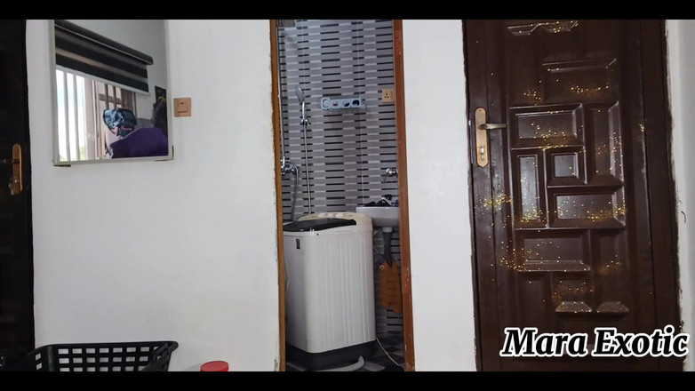 Mara Exotic: Tjock ebenholtsbrud som tvättar och vibrerar - Mara Exotic