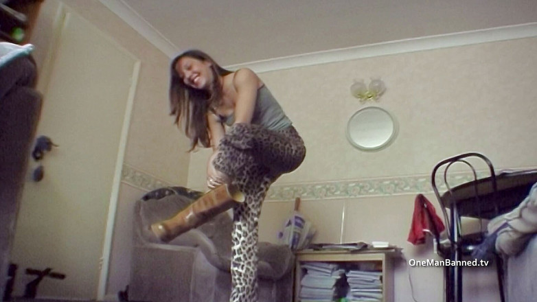 One Man Banned: Sonia dyker runt för ett knull