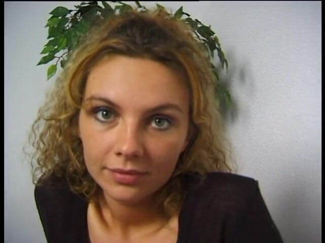 POV Orgasms: Dolce bionda si masturba prima di essere sditalinata in azione...