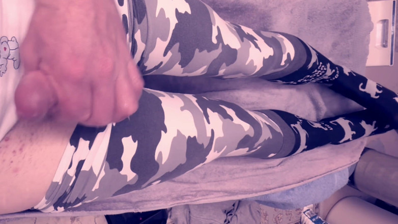 ImmensePeach843: Sissy Boy in Leggings Cums for Daddy