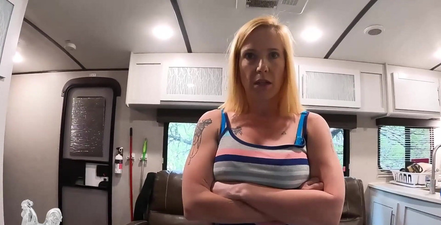 Jane Cane: Figliastro convince la nuova mamma È normale, parte 2