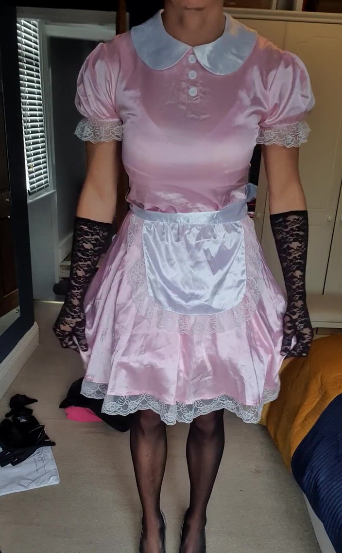 JessicaXD: ピンクのメイドとバットプラグ