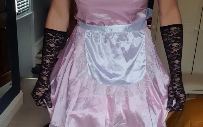 Jessica XD: Pink maid and butt plug