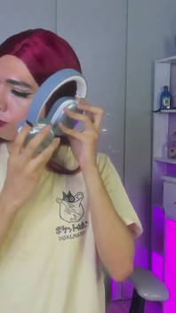 Otevřená krabička od Shein Lengerie, paruky a další