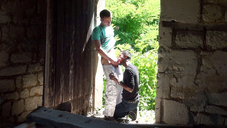 AMATOR PORN MADE IN FRANCE: Hetero supt de negresă în aer liber