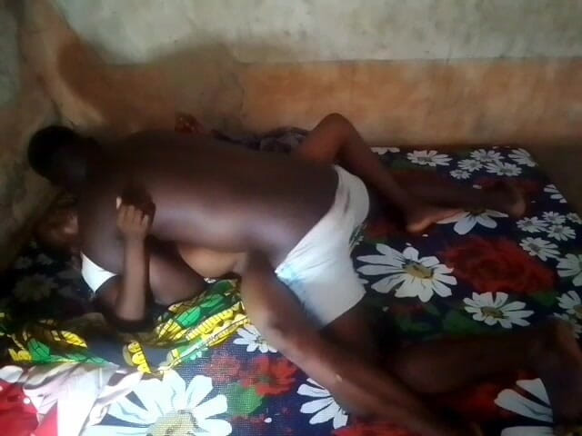 Sex tatie dessi: Mimi，香蕉卖主被男顾客干