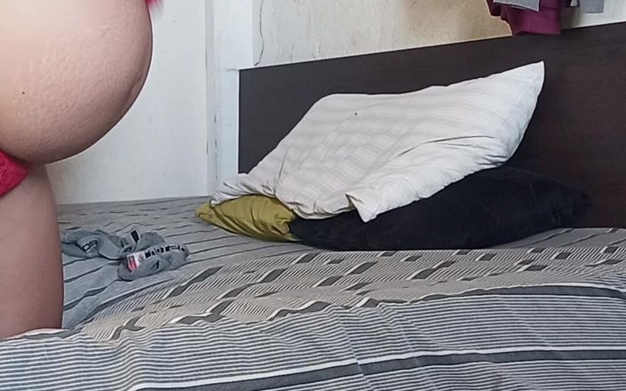 Mishelxl: 妊娠中の妻を赤いTバックでお尻でファック