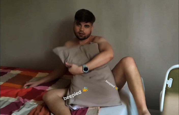 Beepied: Chubby Guy Jerking off - Beepied