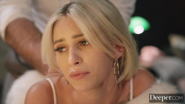Deeper: Deeper. Shy Understudy Kiara Is Seduced by Her Infamous Co-star