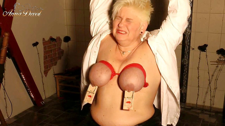 Anna Devot: Господин Крисс - я в ваше распоряжение