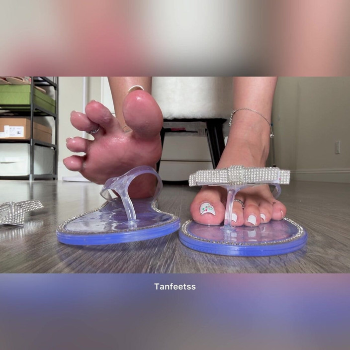 Tan feets: Spit otrok škádlení a trénink bílé Pedi žabky