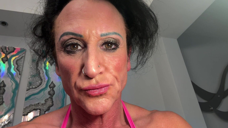 Kandylegsxxx: Kandys crush: cuck middag slukar