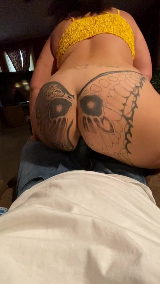 MzKiTTy91: Pawg milf riding 10 inch bbc