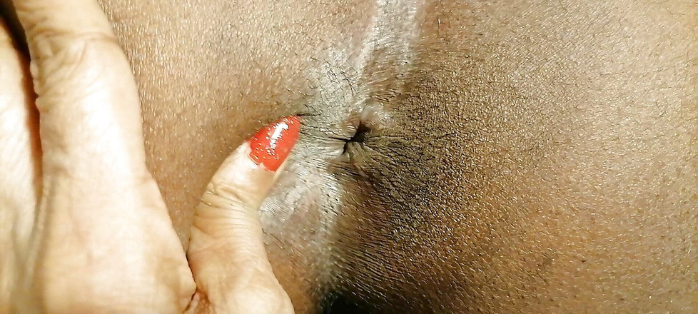 Miya White: しばらくして、インドの女性は彼のお尻、欲望、そして彼女の濡れたおまんこと大きなお尻で彼の大きなお尻を指で楽しんでいました