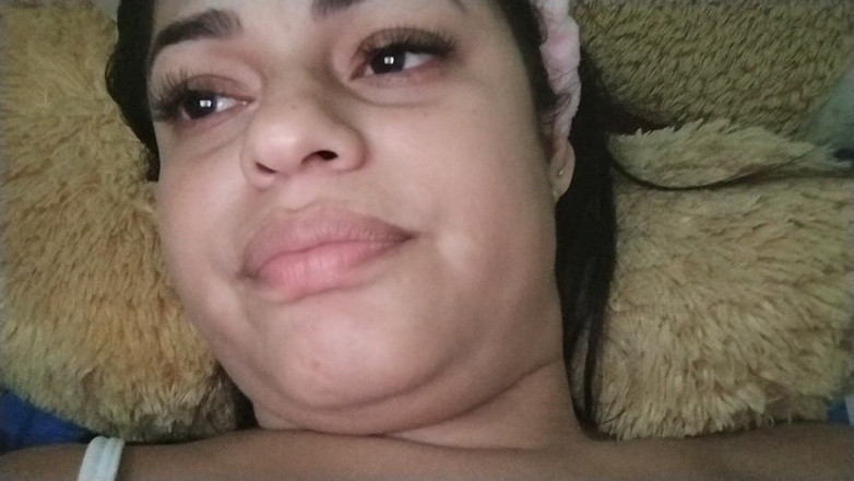 AngyAmazon: Pijamalarımı giyerken boğam tarafından sert sikiliyor