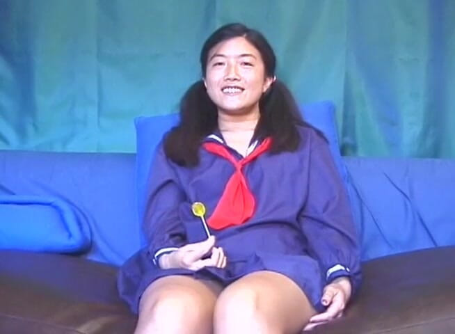 IntAsian: Hot asian teen does her first casting