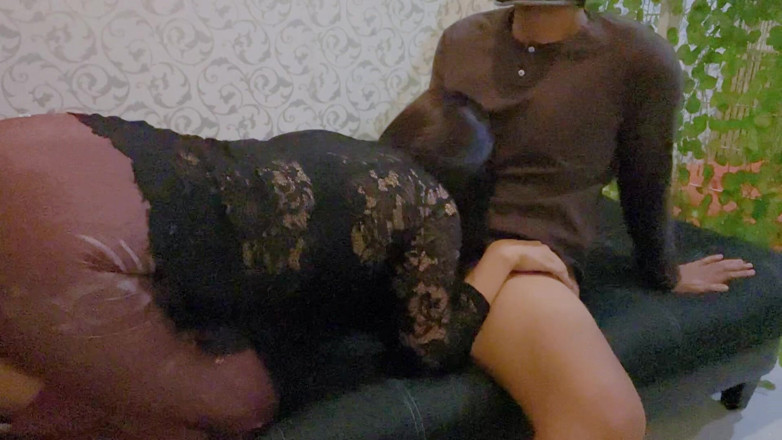 Nadalyne: 毕业后，的kebaya女孩与alex有染