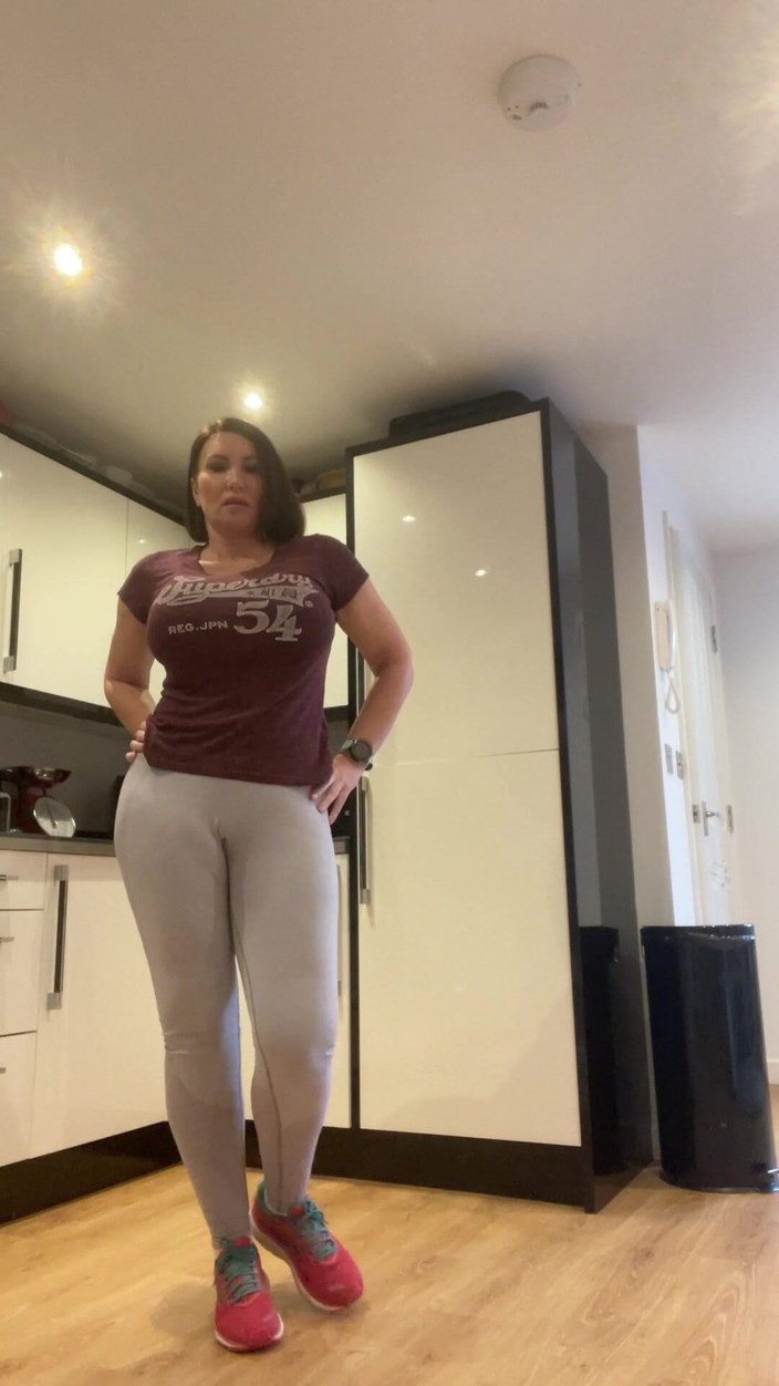 Sophie James: Ekstremalna siusiu desperacja tryska wielokrotne siusiu