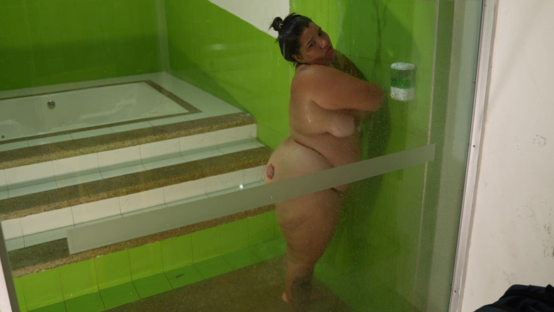 Lexly_16: My Neighbor Comes Into My House and This Happened in...