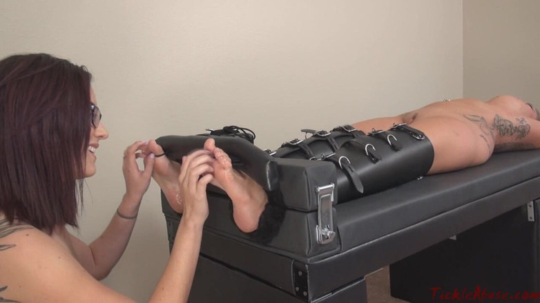 Dominated Orgasms and Tickles | By Taworship: 她对此无能为力