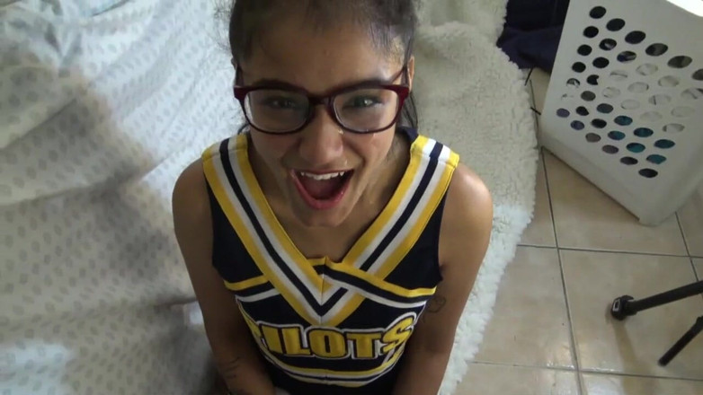 Viva Athena: Nerdy cheerleader facialized