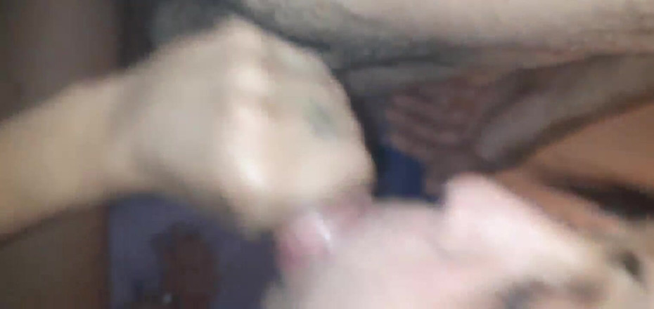 Couple_coquin31: 私の義理のいとこから吸う